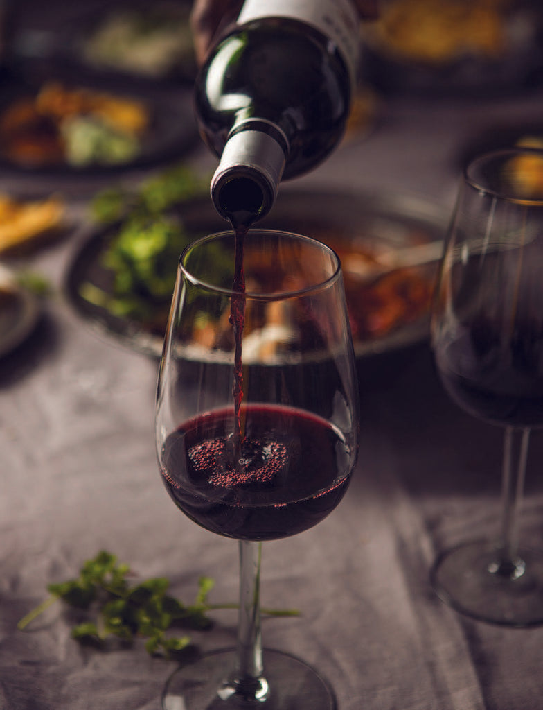 THE CORRECT WAY TO SERVE WINE Vinotèque